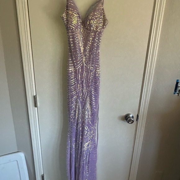 Worn once at prom! No stains in perfect condition! - Picture 2 of 4